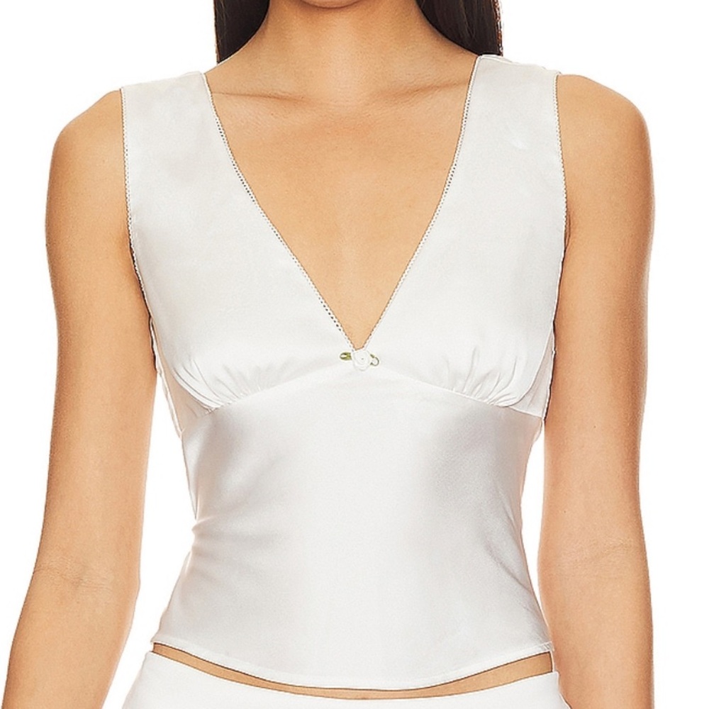 NIA Celia Top